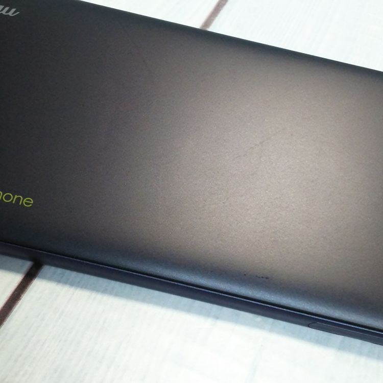 au Qua phone QZ ������ KYV44 ����ǥ���  616