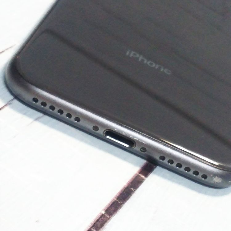 SoftBank iPhone8 64GB �Хåƥ꡼100% ���ڡ������졼  849