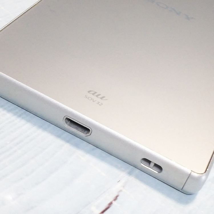 SONY au Xperia Z5 SOV32 White  173