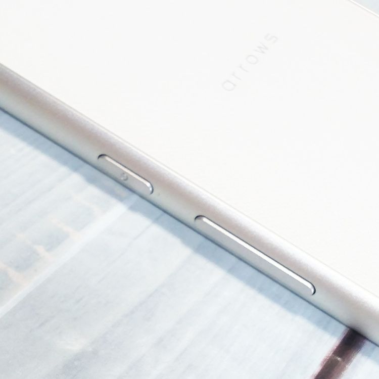 docomo arrows SV F-03H White  070