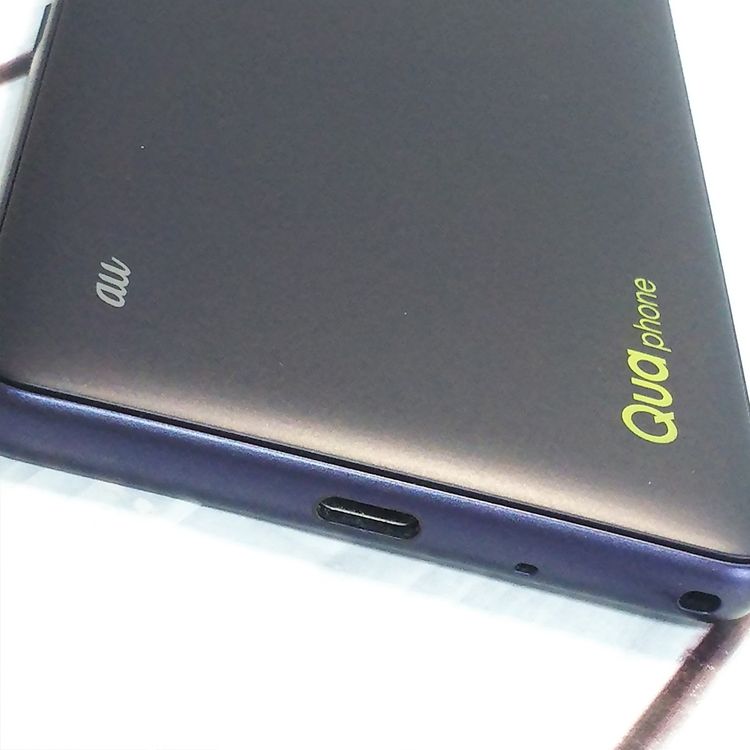 au Qua phone QZ ������ KYV44 ����ǥ���  562