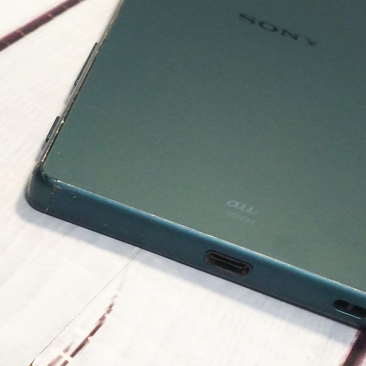 SONY au Xperia Z5 SOV32 Green  655
