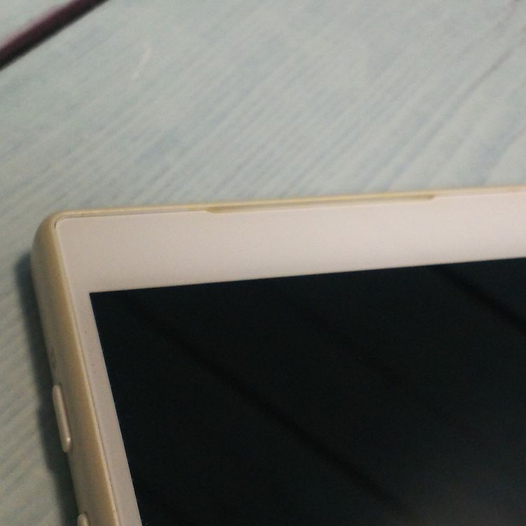 docomo Xperia Z5 Compact SO-02H WHITE  960