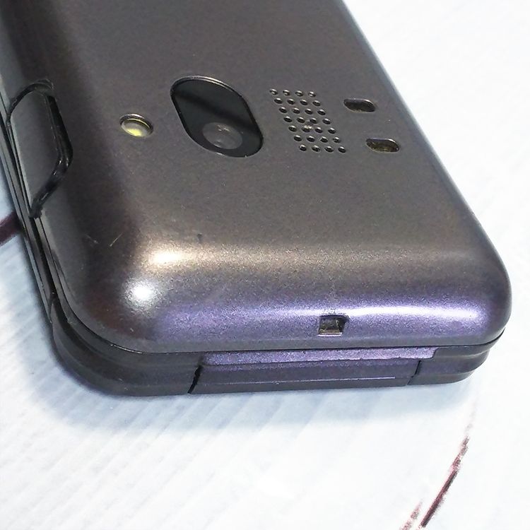 KYOCERA au GRATINA 4G BLACK KYF31  822