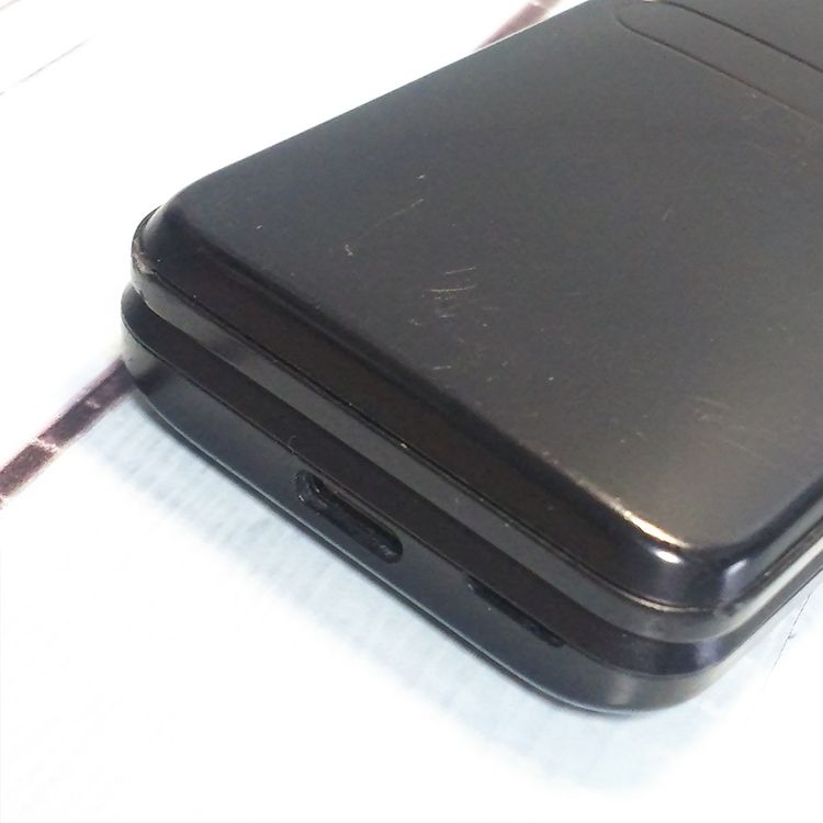au GRATINA KYF42 �֥�å� ������ SIM���å�  820