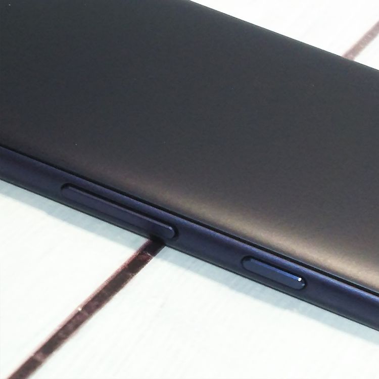 au Qua phone QZ ������ KYV44 ����ǥ���  975