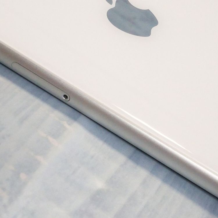 au iPhoneSE2 64GB �ۥ磻��  277