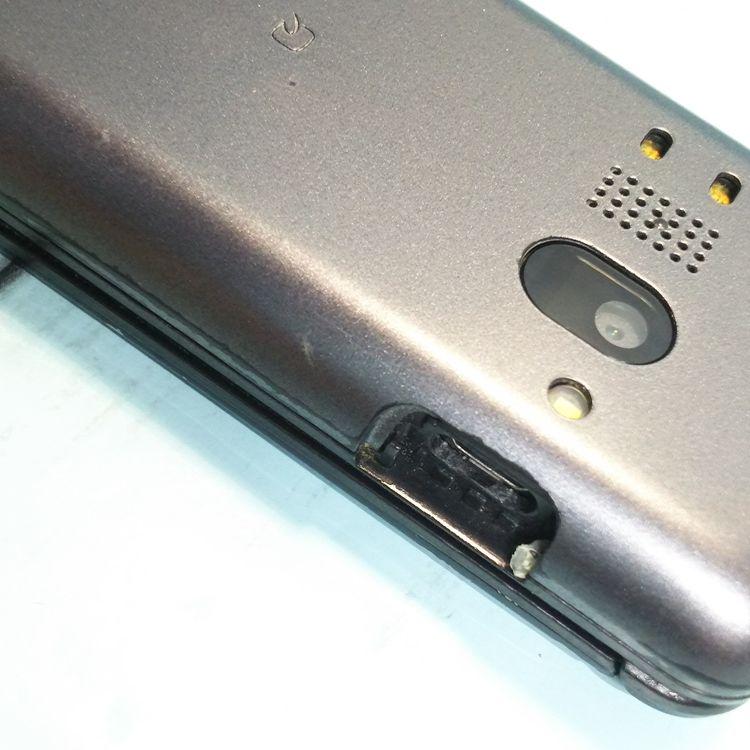 KYOCERA au GRATINA 4G BLACK KYF31 [�����]  628