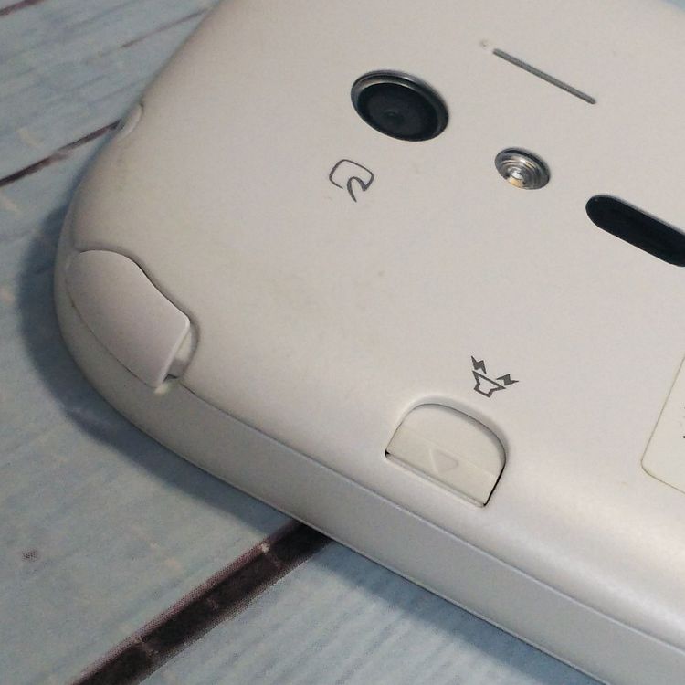 docomo �ٻ��� F-04J �餯�餯���ޡ��ȥե���4 �ۥ磻�� �� WHITE  544