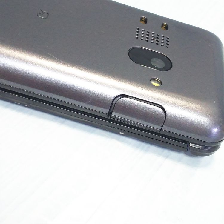 KYOCERA au GRATINA 4G BLACK KYF31  811