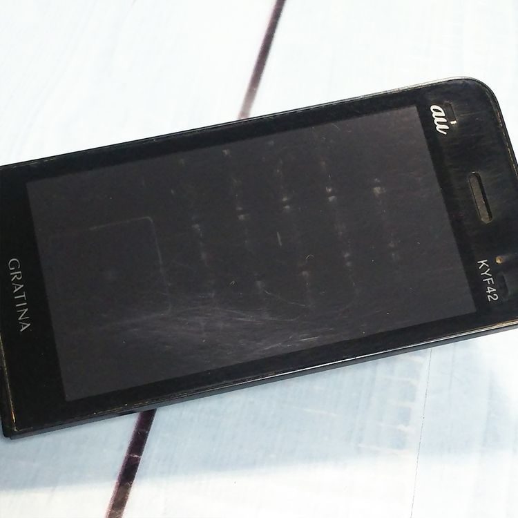 au GRATINA KYF42 �֥�å� ������ SIM���å�  462