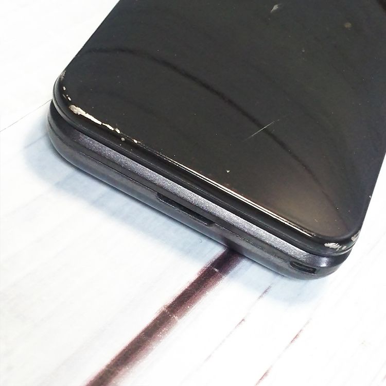 KYOCERA au GRATINA 4G BLACK KYF31  345