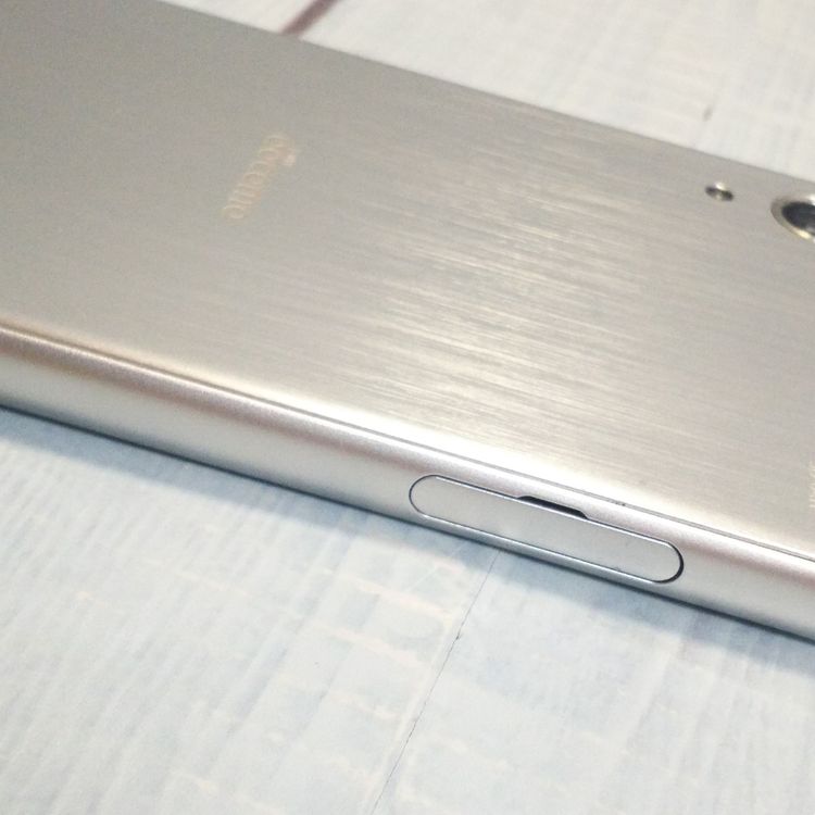 docomo Xperia X Performance SO-04H �ۥ磻�� ����С�  704