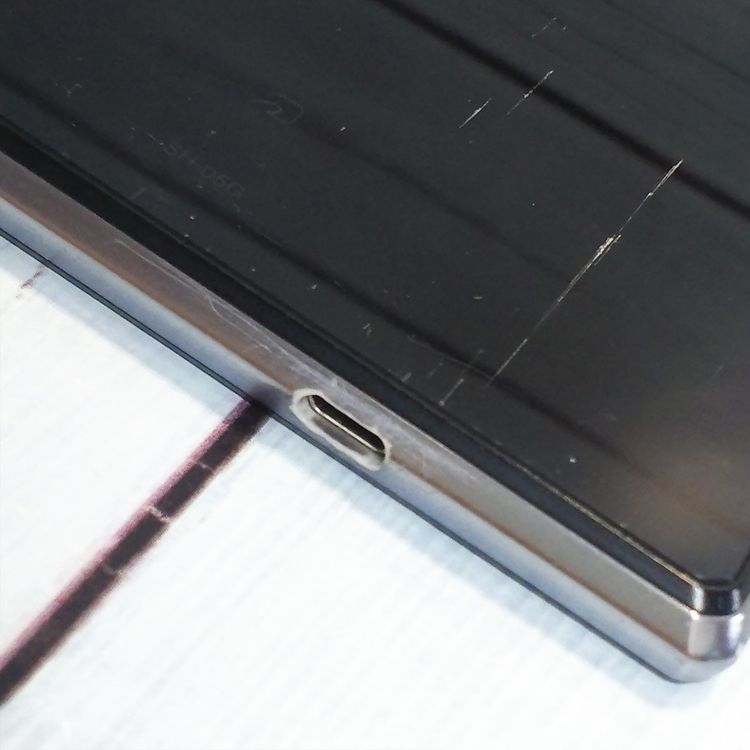 docomo ���㡼�� AQUOS PAD SH-05G 32GB Black �֥�å�  148