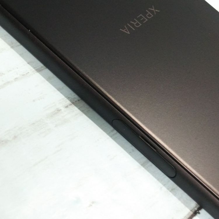 SONY Xperia XZs SOV35 au �֥�å�  680
