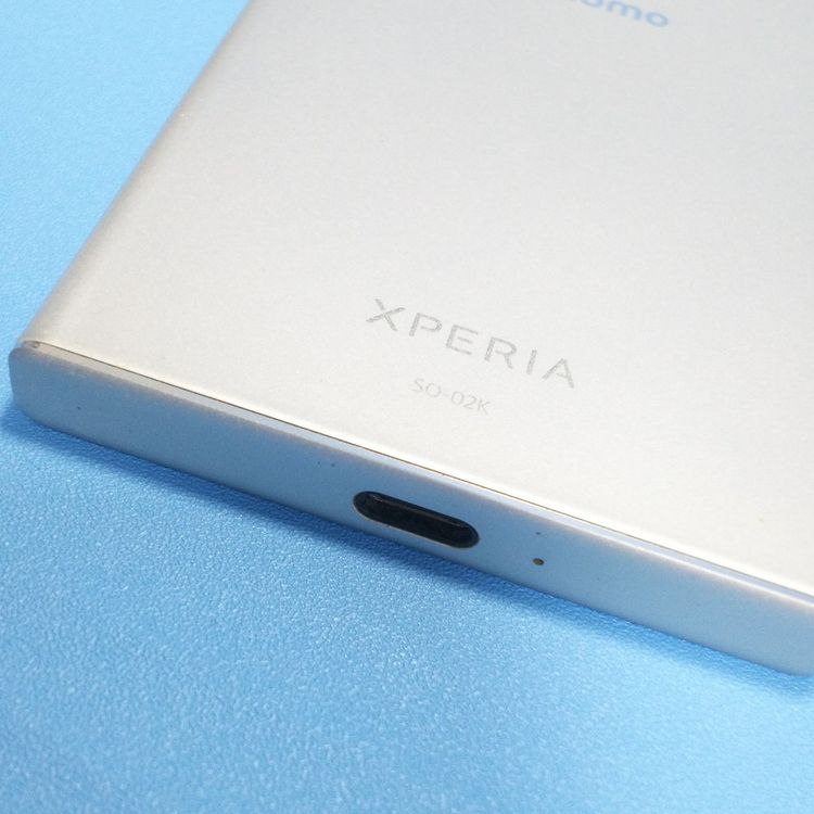 docomo Xperia XZ1 Compact SO-02K white 113