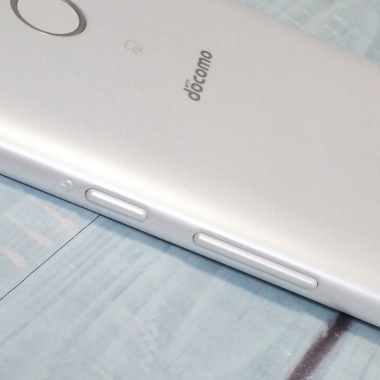 docomo arrows Be3 F-02L �ۥ磻��  ���� 050