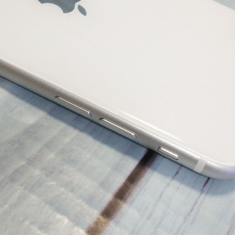 au iPhoneSE2 64GB �ۥ磻��  226