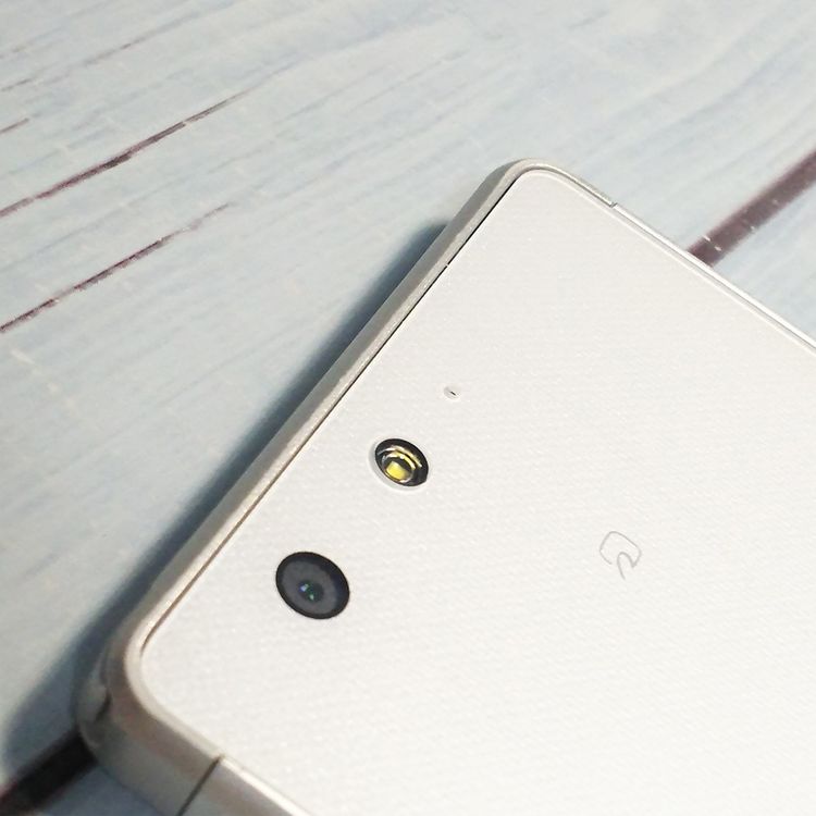 docomo arrows SV F-03H White  793