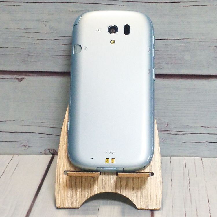 docomo �ٻ��� �餯�餯���ޡ��ȥե���3 F-06F �������֥롼 116