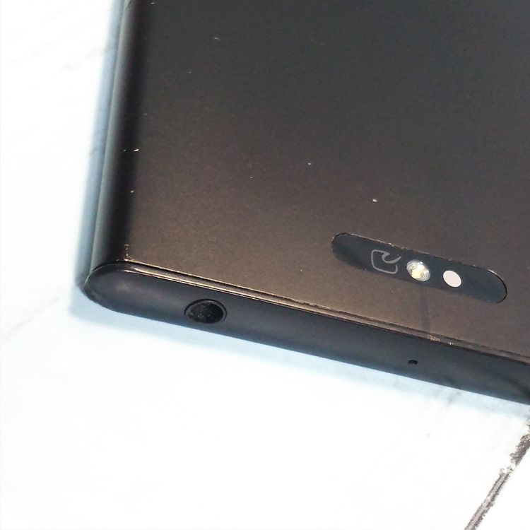 docomo Xperia XZ1 SO-01K Black  172