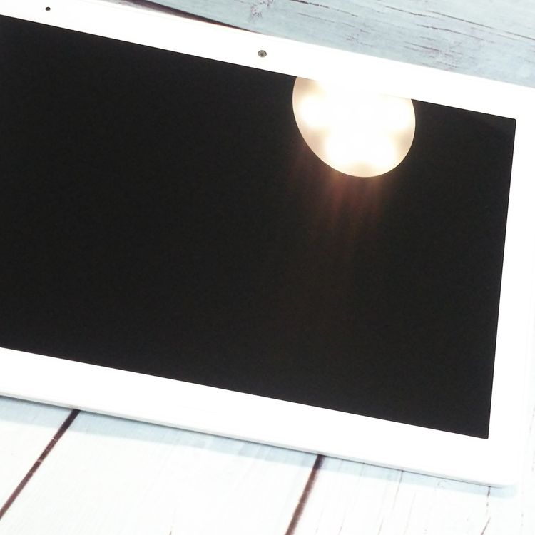 docomo dtab d-41A SHARP Androidタブレット ホワイト  美品 638