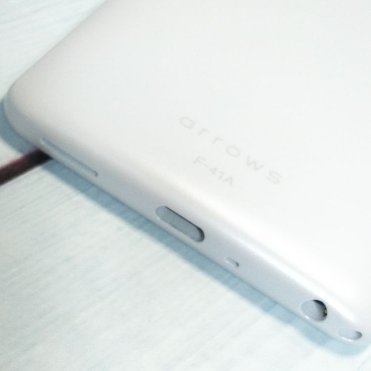 �ٻ��� docomo arrows Be4 F-41A �ۥ磻��  099