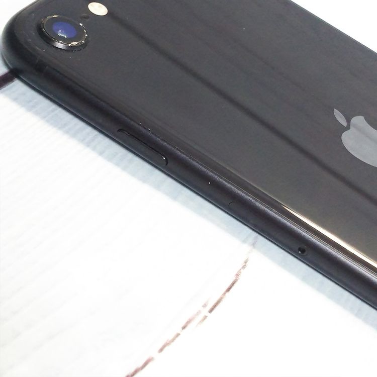 au iPhoneSE ��2���� 64GB �֥�å�  889