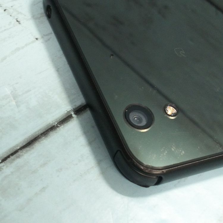 FUJITSU(�ٻ��̡� arrows Be 32GB �֥�å� F-04K docomo  081