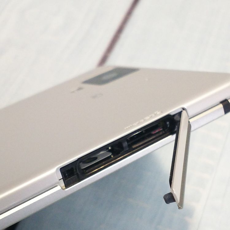 docomo FUJITSU Arrows NX F-01J �ۥ磻�� [������]  798