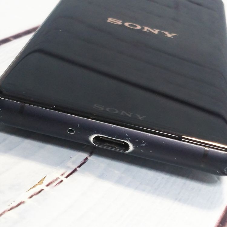 docomo Xperia XZ2 Compact SO-05K �֥�å� [������]  622