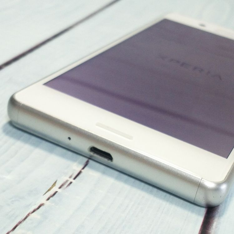 docomo Xperia X Performance SO-04H �ۥ磻�� ����С�  220