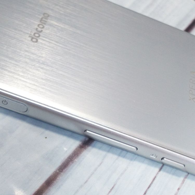 docomo Xperia X Performance SO-04H �ۥ磻�� ����С�  215