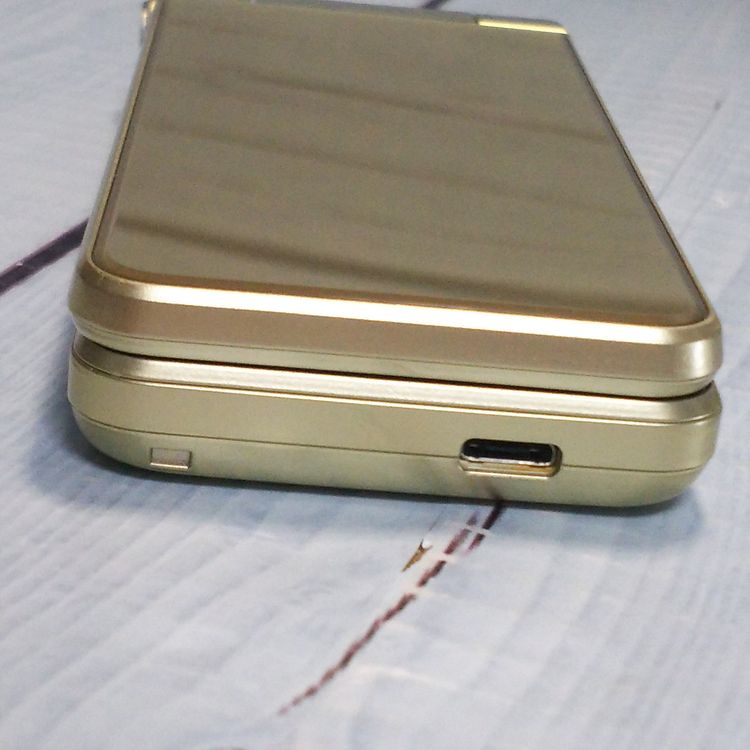 SoftBank AQUOS ��������2 601SH �������  ���� 625