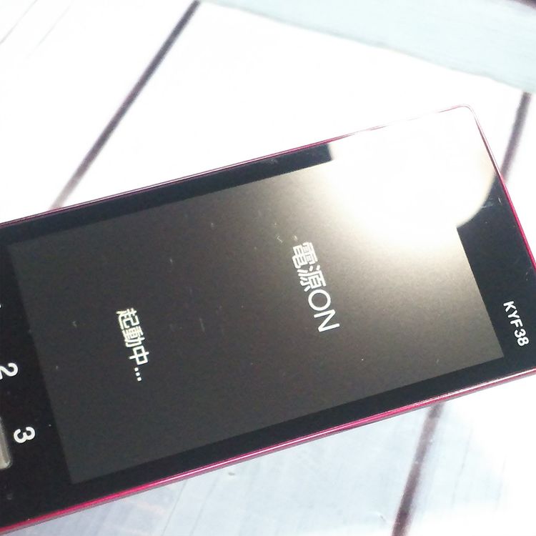 au ������ ���󤿤󥱡����� KYF38 �磻���å�  642