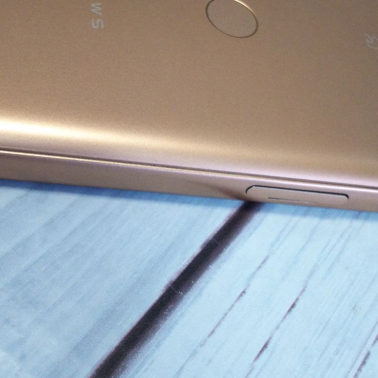 au arrows We FCG01 �������������  222