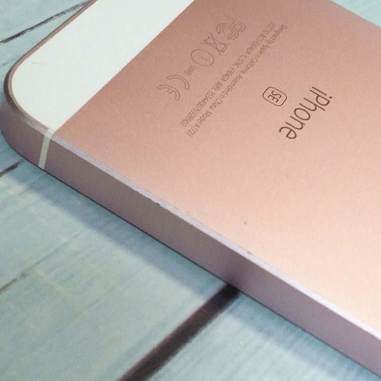 docomo iPhoneSE 64GB �������������  902