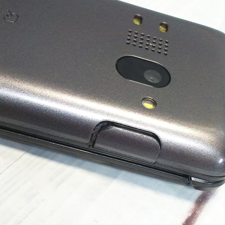 KYOCERA au GRATINA 4G BLACK KYF31  044