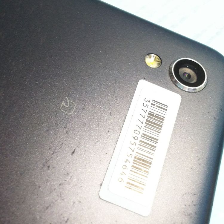 au AQUOS sense2 SHV43 Nuance Black  646