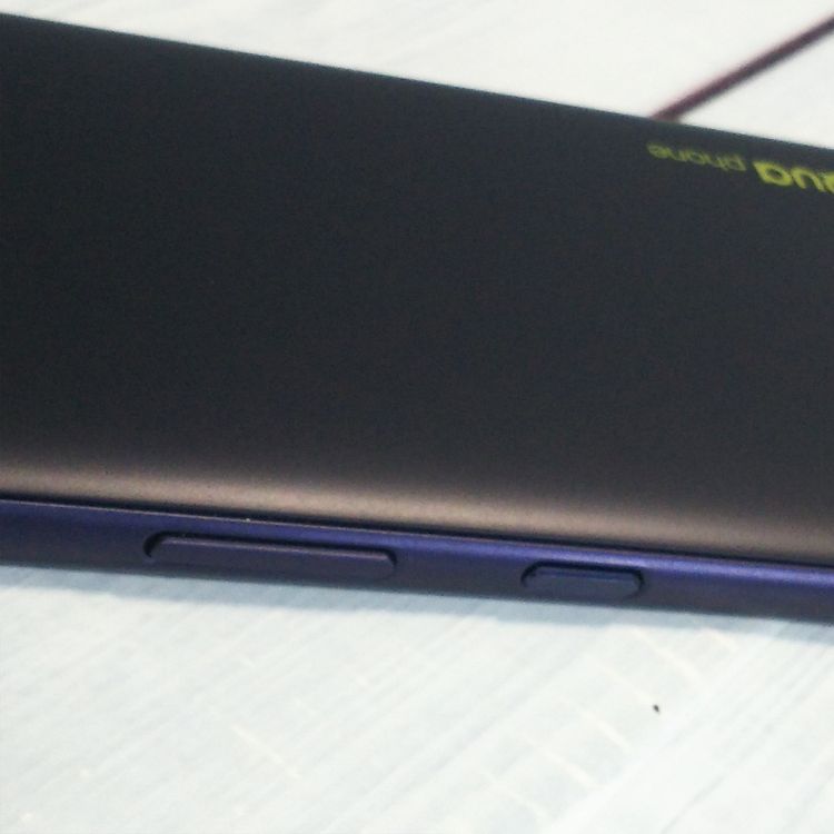 au Qua phone QZ ������ KYV44 ����ǥ���  077