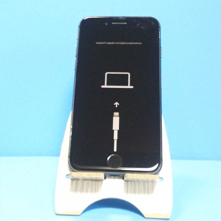 SIM�ե꡼ iPhone8 64GB ���ڡ������졼 [�����] 598