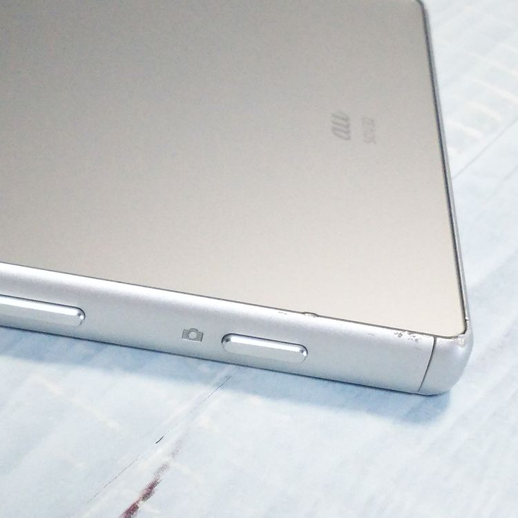 SONY au Xperia Z5 SOV32 White  327