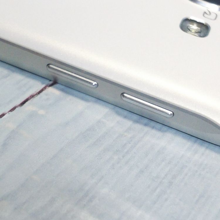 au Galaxy A8 SCV32 32GB �ۥ磻�� �����  597