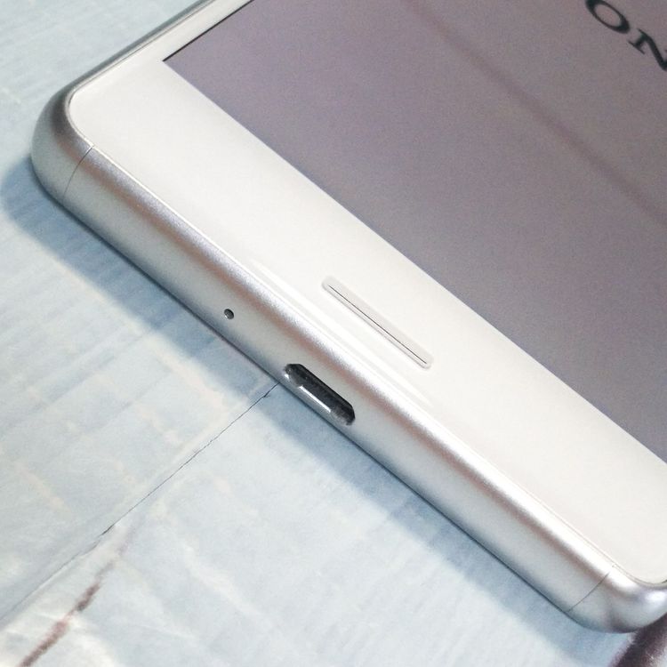 docomo Xperia X Performance SO-04H �ۥ磻�� ����С�  593