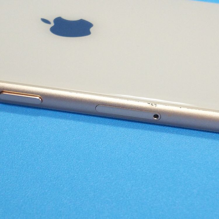 au iPhone8 64GB �������  717