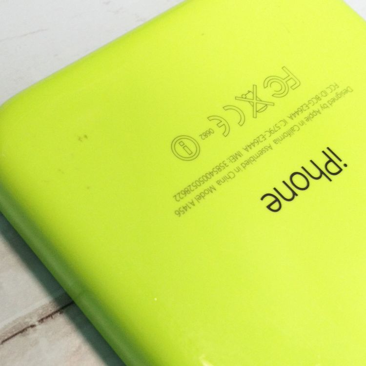 au iPhone5c ���꡼�� 16GB 622