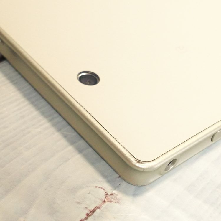 docomo arrows Tab F-02K White �ۥ磻��  810