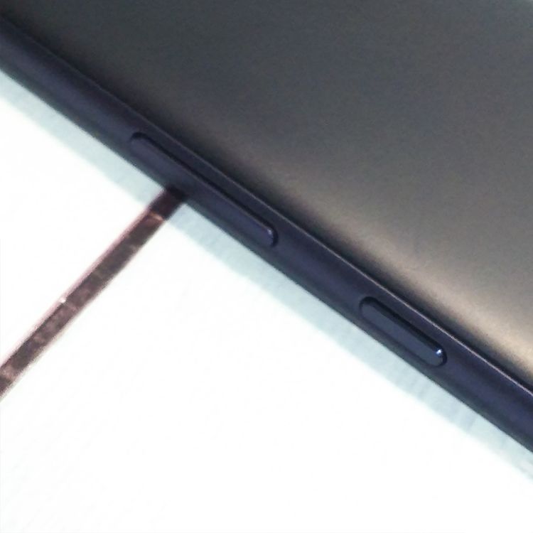 au Qua phone QZ ������ KYV44 ����ǥ���  883