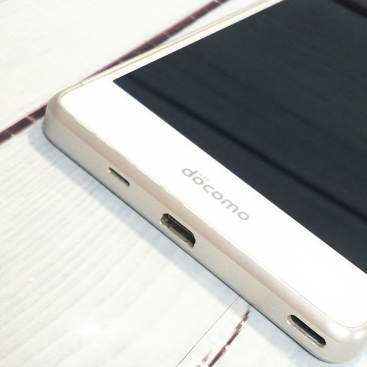 docomo arrows SV F-03H White  099