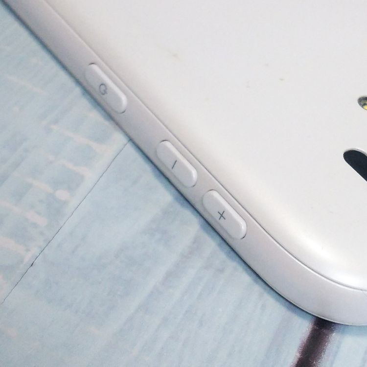 �ٻ��� �餯�餯���ޡ��ȥե���3 F-06F docomo �ۥ磻�� 586